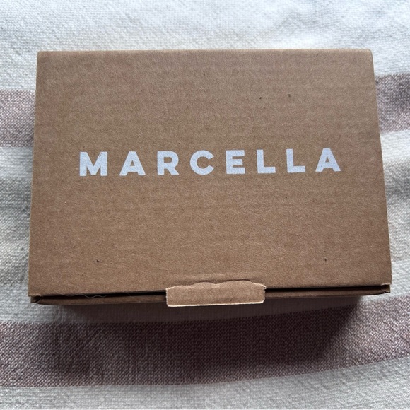 Marcella New York Card Holder Wallet - Picture 3 of 3